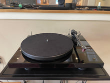 Load image into Gallery viewer, Pro-Ject Debut Carbon Evo