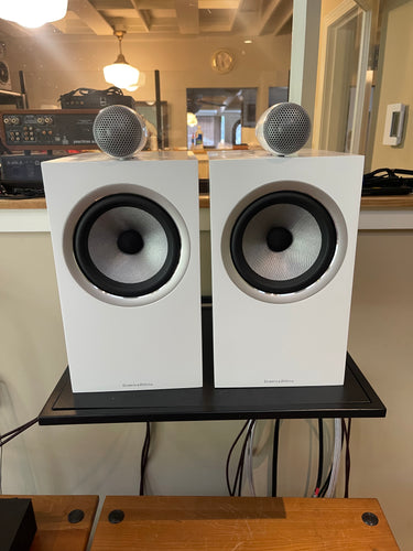 Bowers and Wilkins 705 S2