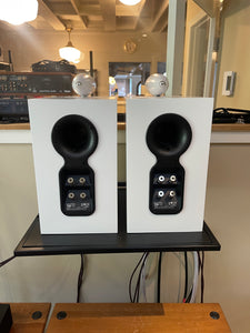 Bowers and Wilkins 705 S2