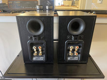 Load image into Gallery viewer, Bowers and Wilkins 686