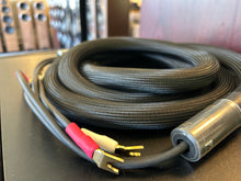 Load image into Gallery viewer, Shunyata ΞTRON Cobra Speaker Cable Spades 3M