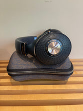 Load image into Gallery viewer, Focal Celestee