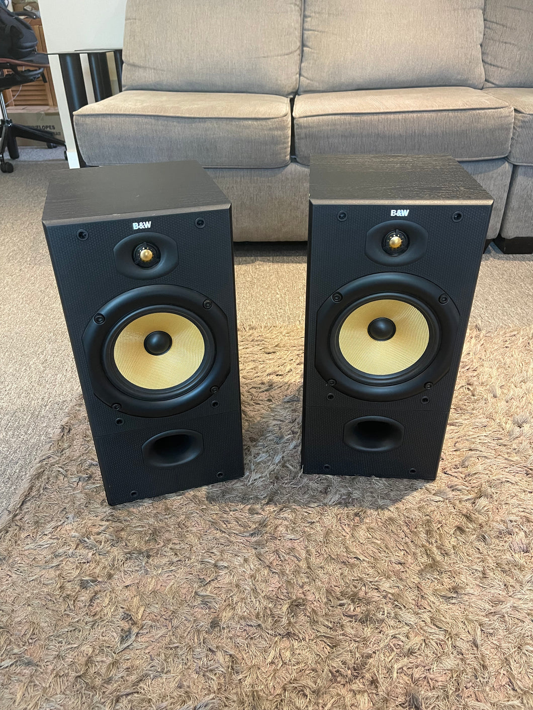 Bowers and Wilkins DM602