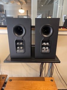 Bowers and Wilkins 606 S2